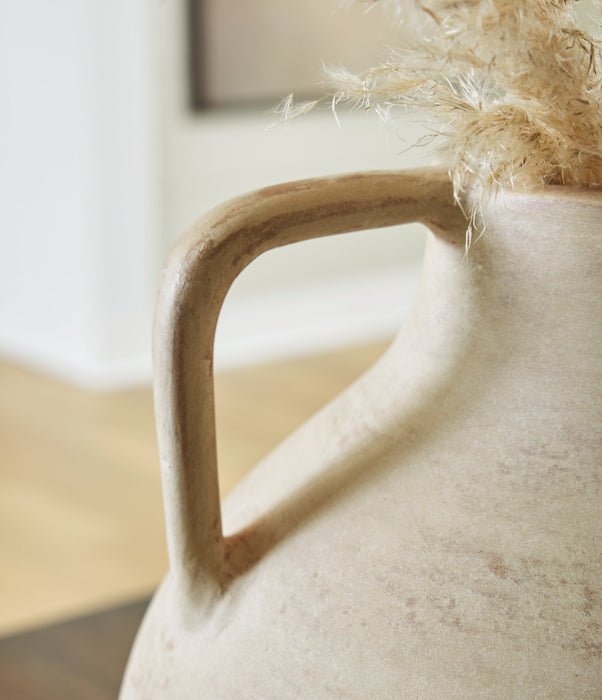 Justy Vase - Ogle Furniture (TN)