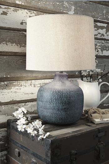 Malthace Table Lamp